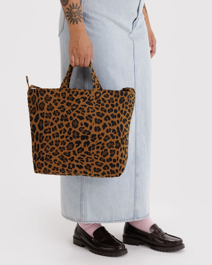 Horizontal Zip Duck Bag Leopard